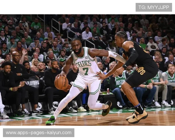 米切尔强势连续突破，骑士火力全开